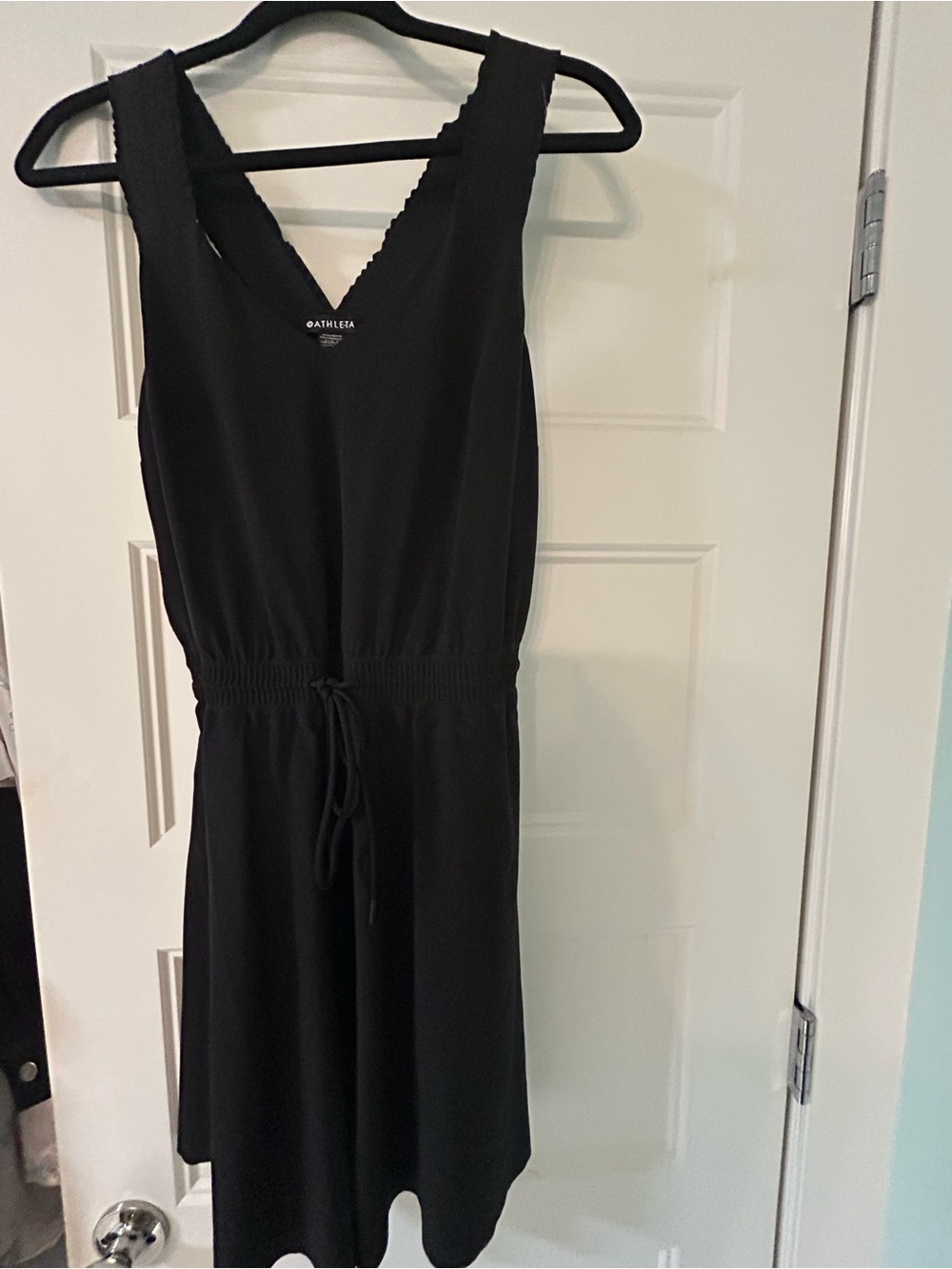 ATHLETA Black V-Neck Cross Back Drawstring
Elastic Waist Casual Dress XS